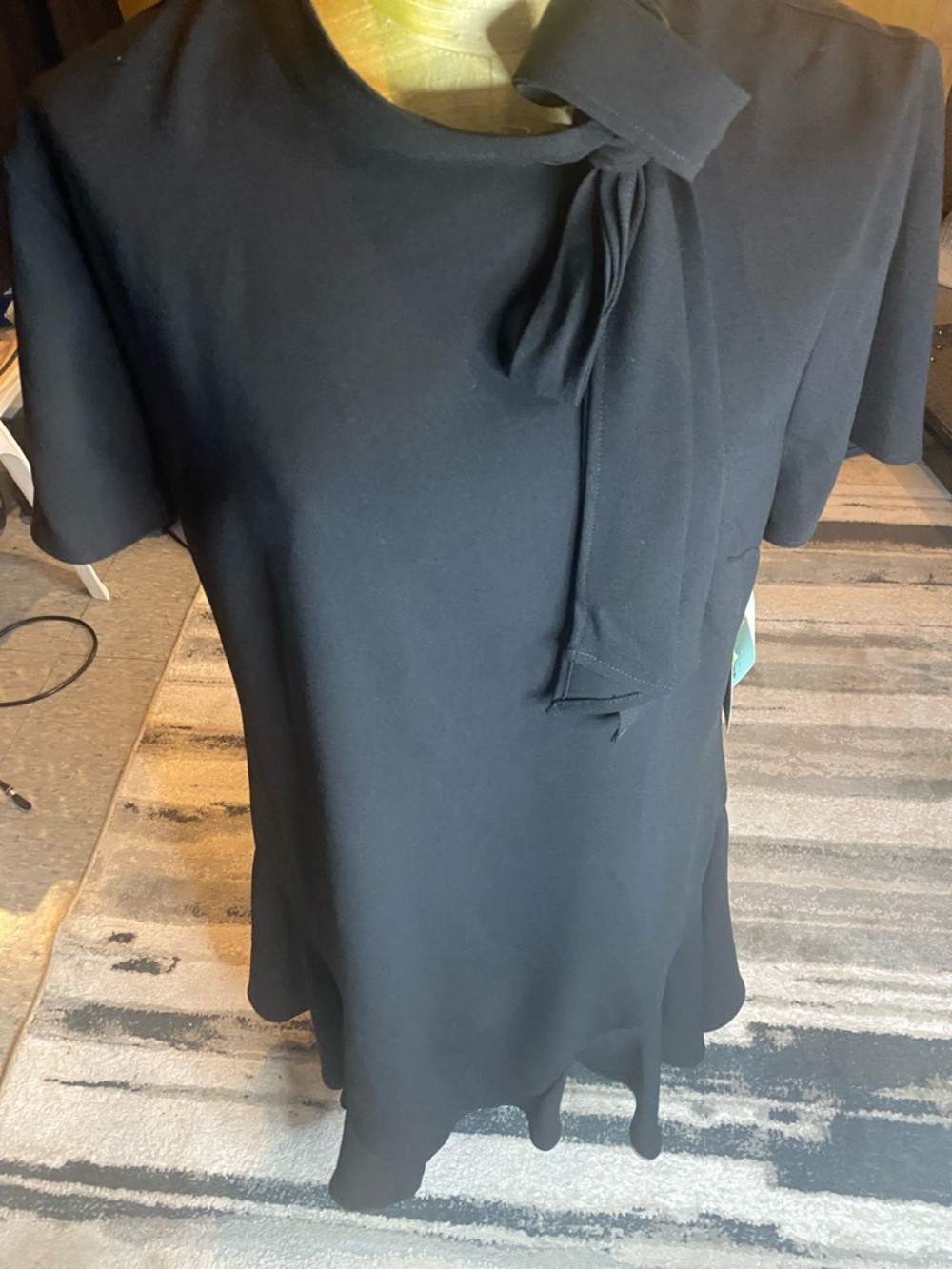 Black zipper Tie-Neck Women's knee-length flolunce dress